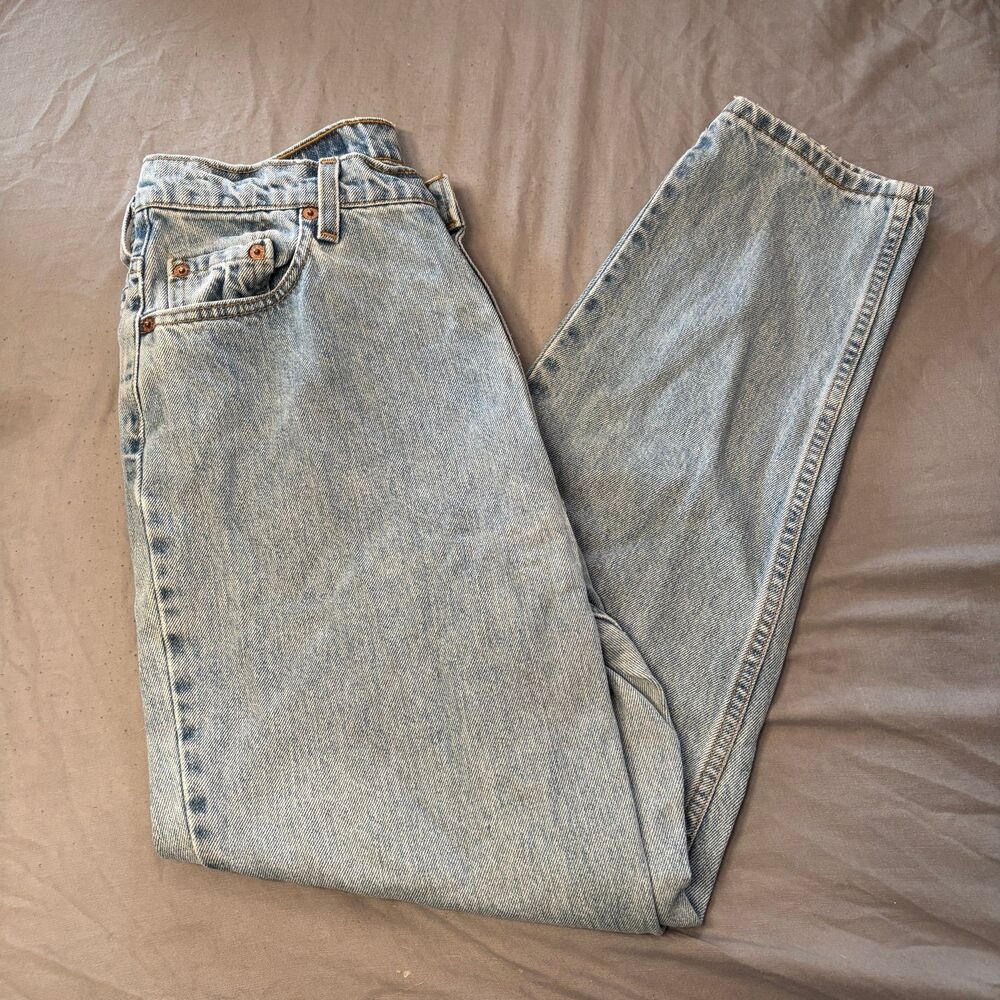 VTG Levi’s 521 Light Washed Tapered Mom Jeans Vintage 90s Momcore Denim Distress